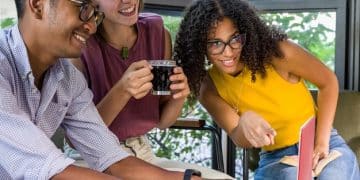 Jóvenes Construyendo el Futuro: Aumento del 15% en tu Beca en 2025 - Cover Image
