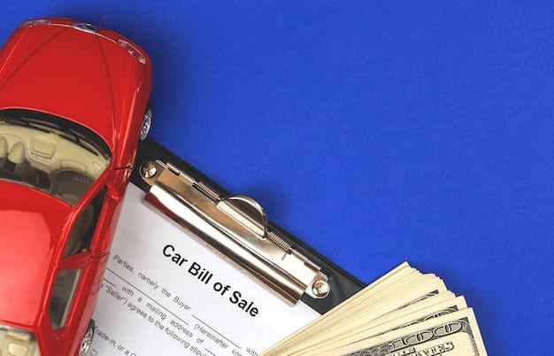 A close-up shot of a car loan agreement with a calculator and Mexican pesos on the side. The focus is on the interest rate section of the agreement.